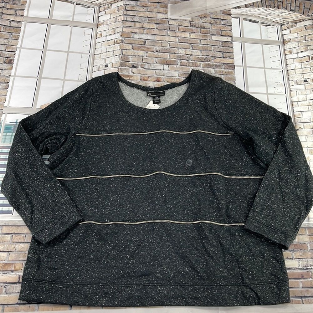 NWT Women’s Lane Bryant Black & Metallic Zipper Detailed Sweatshirt (22/240)GB04